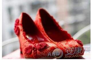 梦到红色鞋子