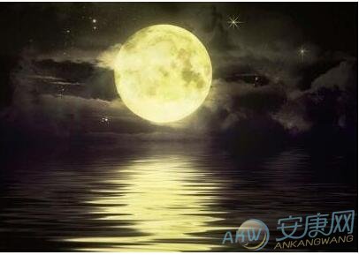 【如何梦见自己喜欢的人】如何解读梦见密云散开月光明亮的象征意义？
