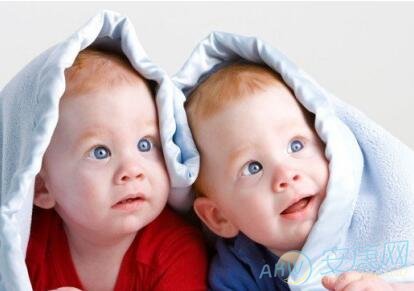 【孕妇梦见自己怀双胞胎】孕妇梦见双胞胎好不好？从梦境特点来看